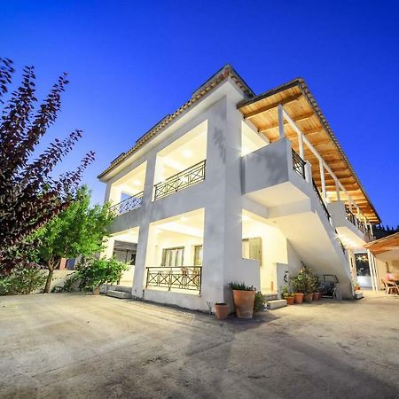 V And H House - Cozy & Ideal For Families, By Zantewize Kalipadhon Exterior photo